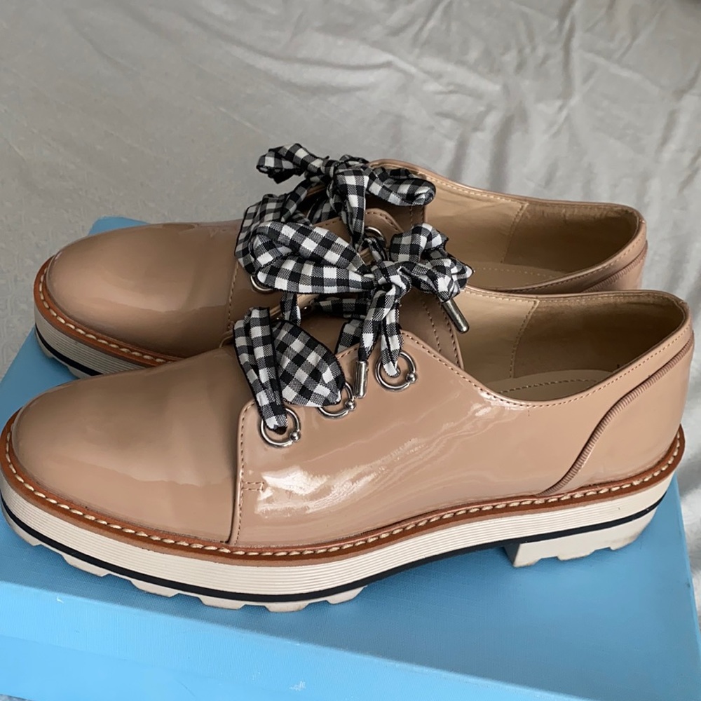 Zara light tan shoes. Wore them twice.